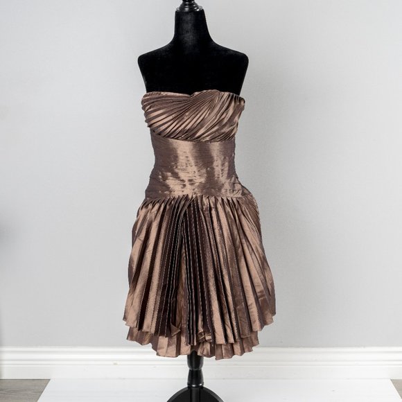 NWT HALSTON HERITAGE METALLIC PLEATED MINIDRESS -6 - Picture 4 of 10
